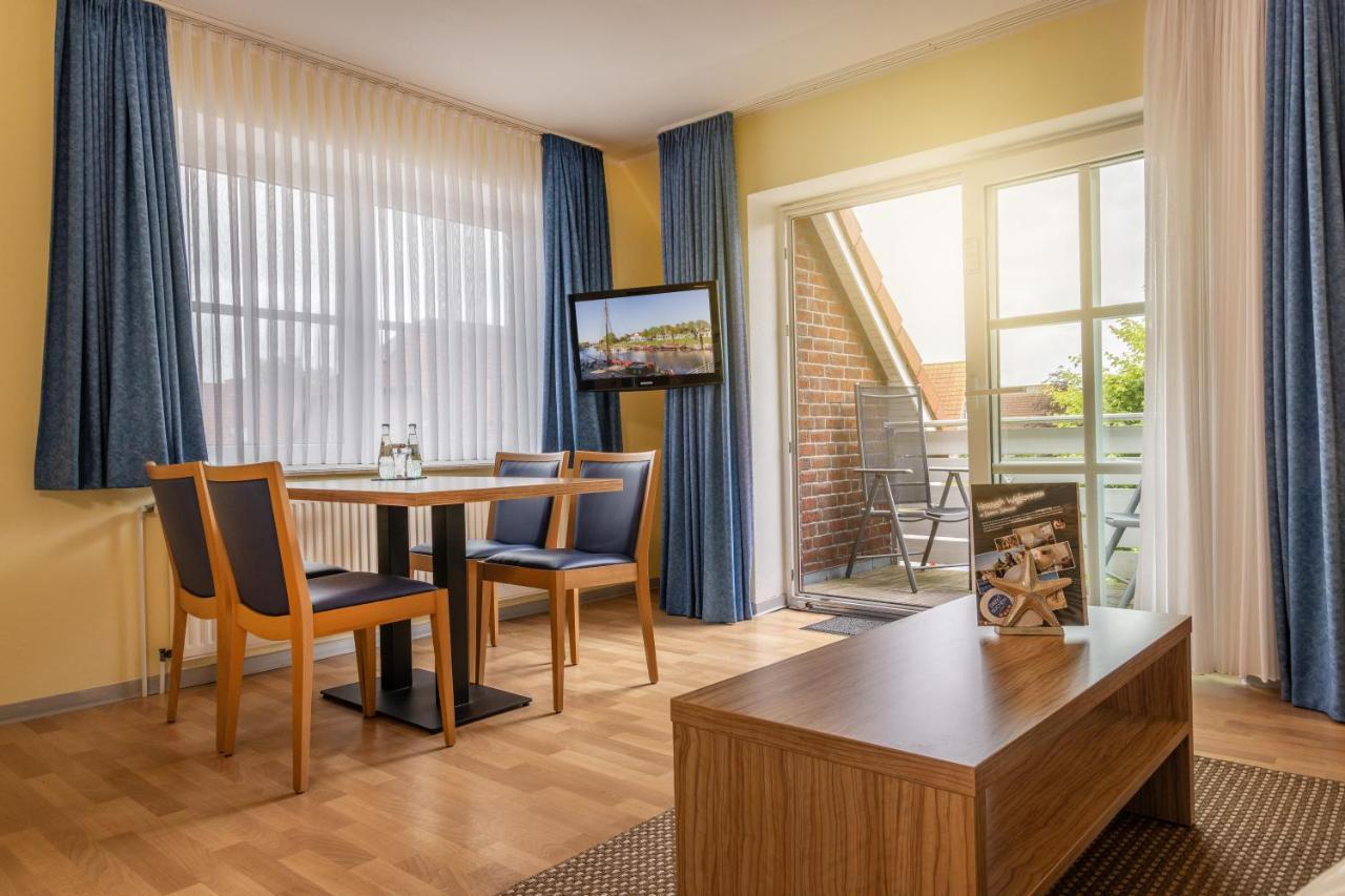 Hotel Duenenlaeufer Carolinensiel Bagian luar foto